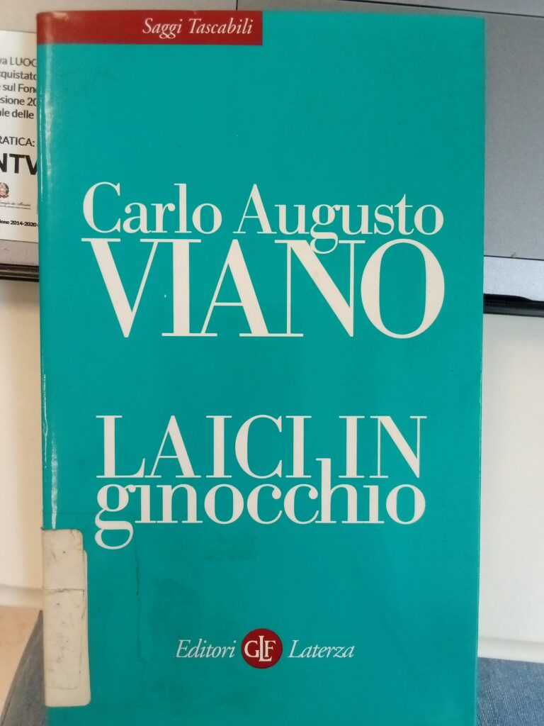 Laici in ginocchio